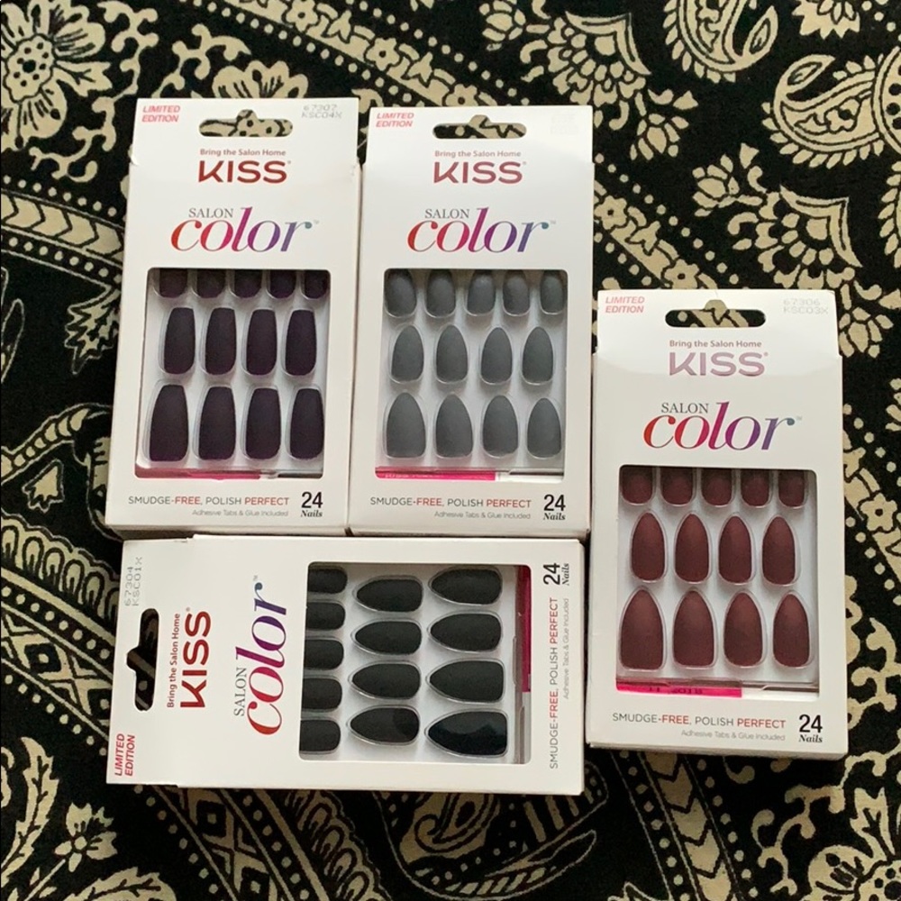 Kiss Limited Edition press on/ glue on nails NWB